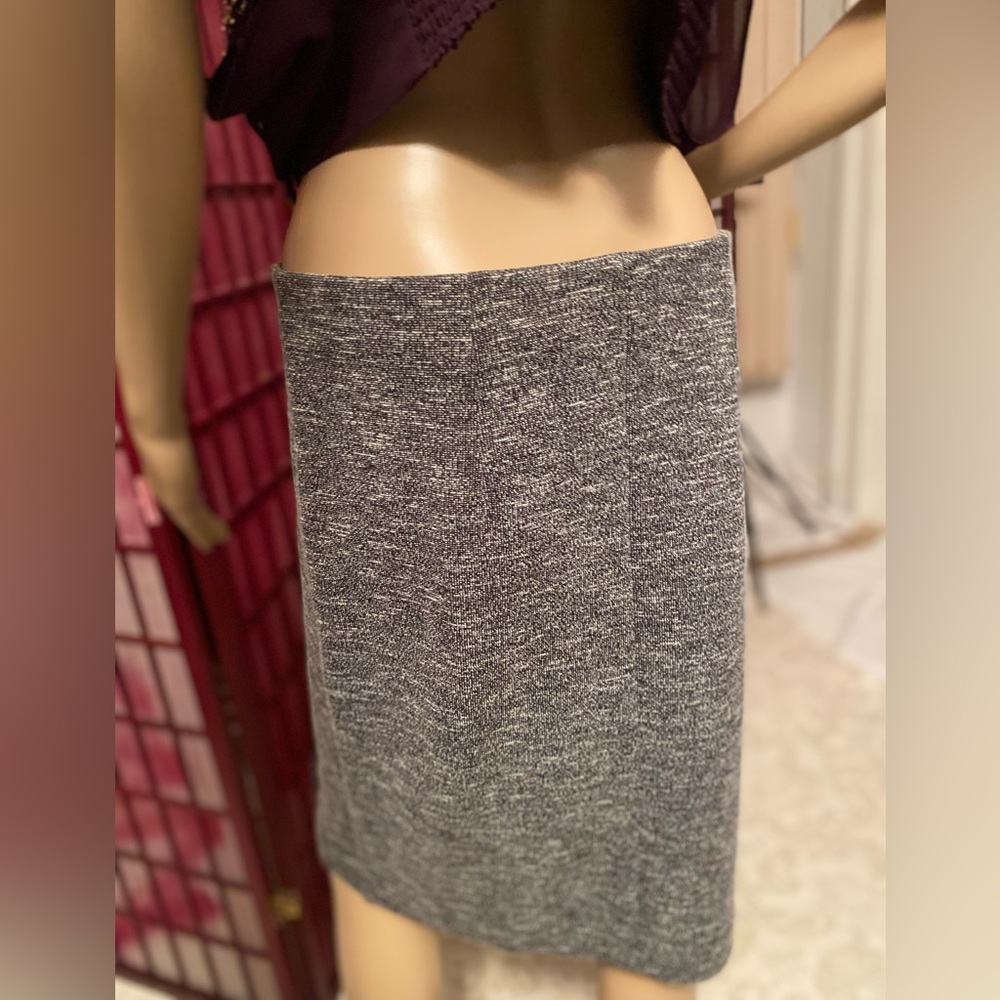 grey woolen skirt size M